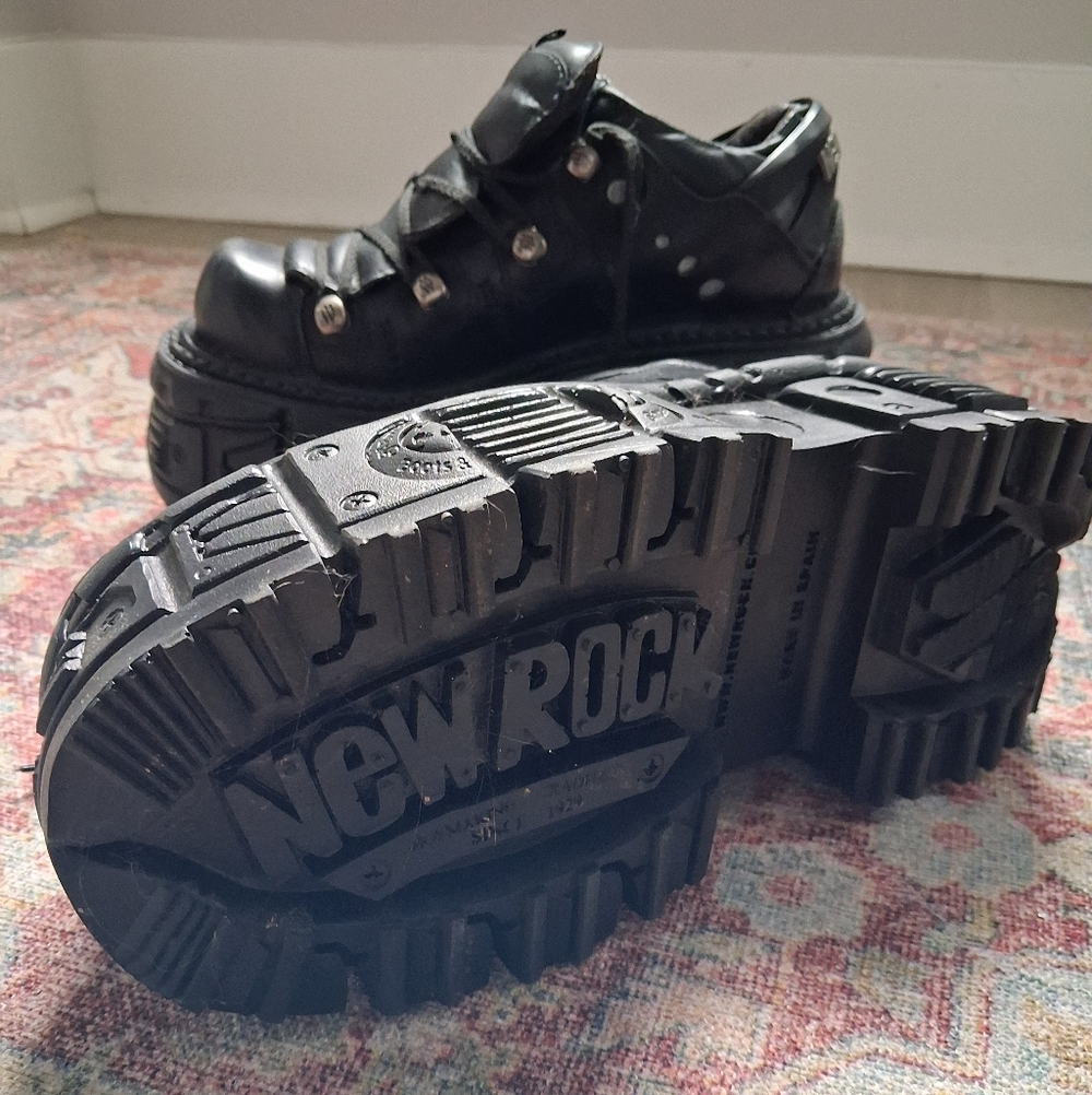[SOLD] Black New Rock - Chunky Gothic Style - Picture 5 of 8
